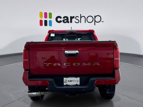 Used 2024 Toyota Tacoma Limited w/ Limited Package (LT) image 4