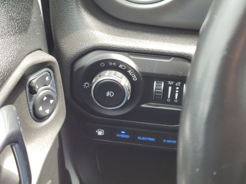 Used 2021 Jeep Wrangler Unlimited Rubicon 4xe w/ Cold Weather Group AWD/4WD image 10