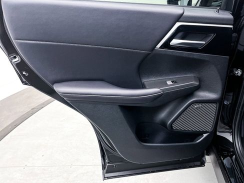 New 2025 Mitsubishi Outlander SE image 25