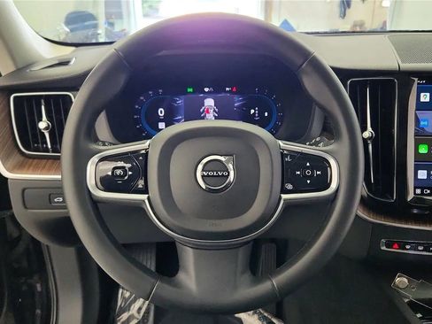 Used 2023 Volvo XC60 B5 Ultimate w/ Climate Package image 33