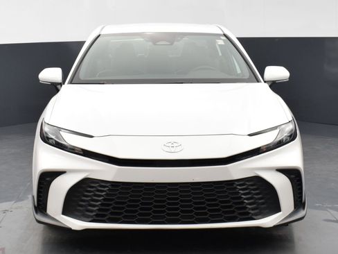 Used 2025 Toyota Camry SE image 7