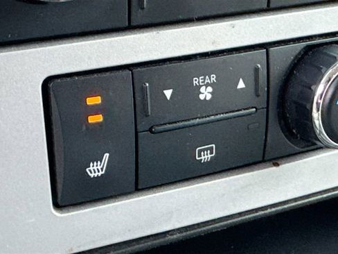 Used 2008 Chrysler Town & Country Limited w/ Flexible Seating Group image 17