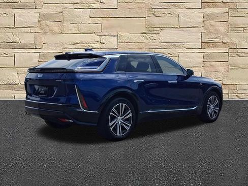 Certified 2024 Cadillac Lyriq Luxury w/ LPO, Floor Liner Package AWD/4WD image 4