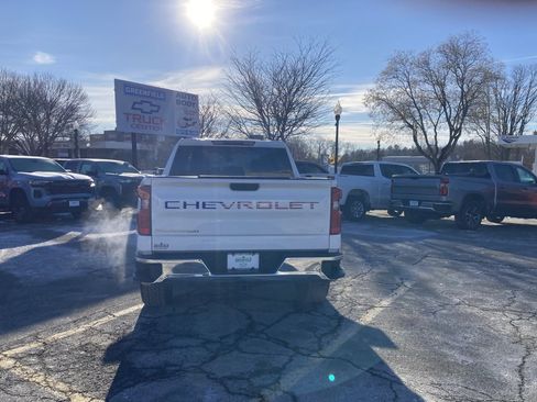 Used 2023 Chevrolet Silverado 1500 LT image 6