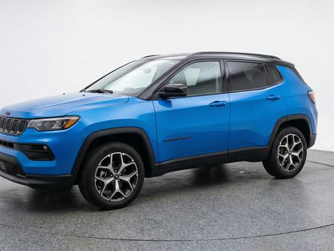 Used 2025 Jeep Compass Limited AWD/4WD image 3