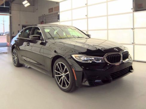 Used 2022 BMW 330i xDrive Sedan w/ Driving Assistance Package AWD/4WD image 2