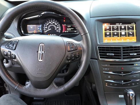 Used 2019 Lincoln MKT AWD image 43