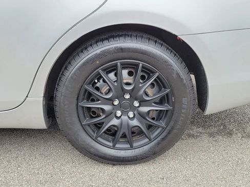 Used 2011 Toyota Camry image 7