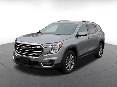 Used 2024 GMC Terrain SLT image 7