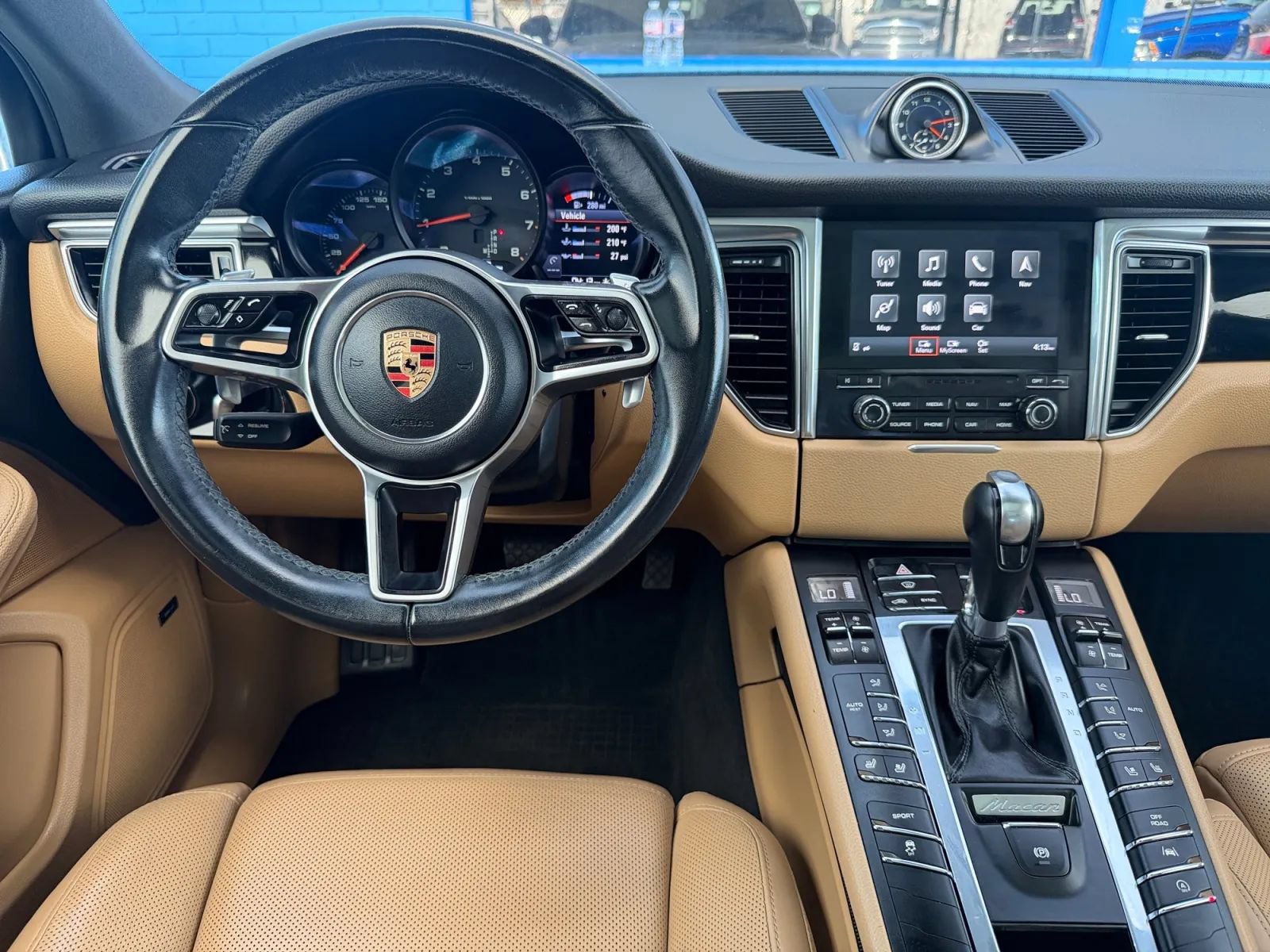 Used 2017 Porsche Macan AWD/4WD image 28