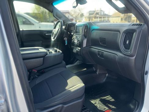 Used 2022 Chevrolet Silverado 1500 Custom w/ Safety Confidence Package AWD/4WD image 14