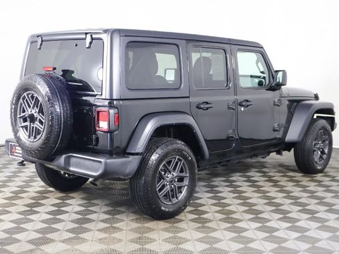 Used 2024 Jeep Wrangler Unlimited Sport AWD/4WD image 9