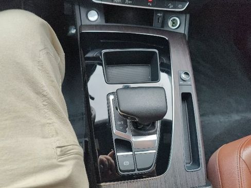 Used 2023 Audi Q5 2.0T Premium w/ Convenience Package image 39