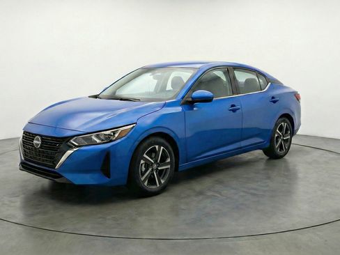 Used 2025 Nissan Sentra SV image 3