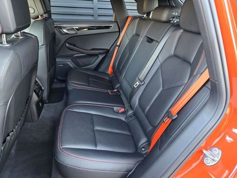 Used 2025 Porsche Macan image 18