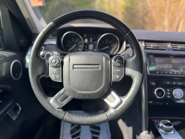 Used 2017 Land Rover Discovery First Edition AWD/4WD image 22