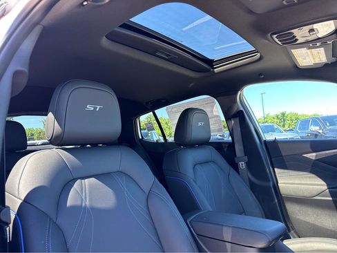 New 2026 Buick Envista Sport Touring w/ Convenience I Package FWD image 5