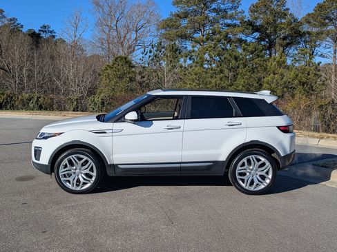 Used 2019 Land Rover Range Rover Evoque HSE image 8