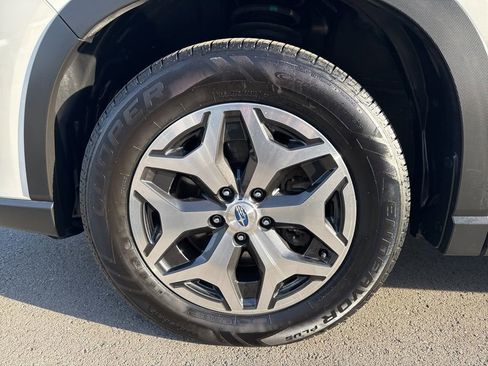 Used 2024 Subaru Forester Premium image 31
