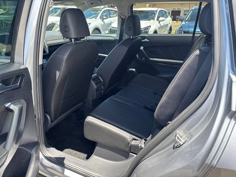 Used 2023 Volkswagen Tiguan SE FWD image 17