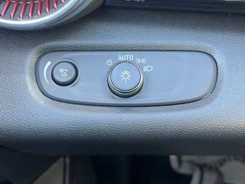 New 2026 Chevrolet Trax RS w/ Sunroof Package image 39