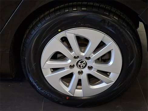 Used 2017 Toyota Prius Two w/ Carpet Mat Package image 10
