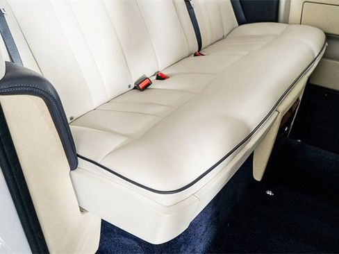 Used 2016 Rolls-Royce Phantom Sedan image 31