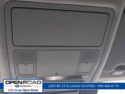 Used 2017 Land Rover Discovery Sport SE image 25