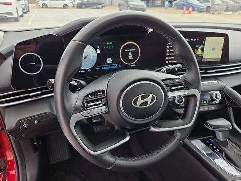 Used 2025 Hyundai Elantra SEL FWD image 18