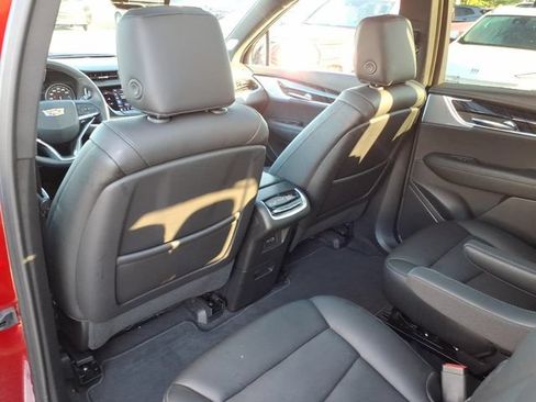Used 2024 Cadillac XT6 Premium Luxury w/ Technology Package AWD/4WD image 15