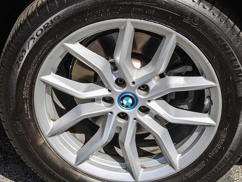 Used 2023 BMW X5 xDrive45e w/ Parking Assistance Package image 11