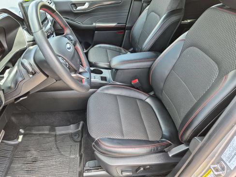 Used 2024 Ford Escape ST-Line w/ Tech Pack #1 AWD/4WD image 16