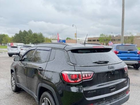 Used 2018 Jeep Compass Latitude w/ Popular Equipment Group AWD/4WD image 6