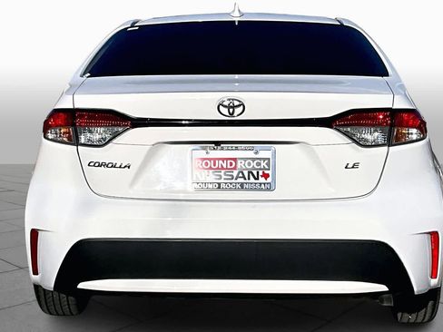 Used 2021 Toyota Corolla LE image 5