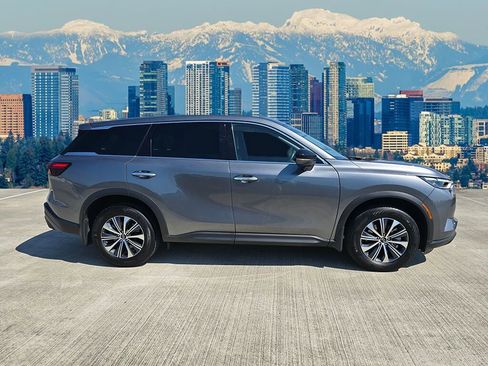 Used 2024 INFINITI QX60 Pure image 2