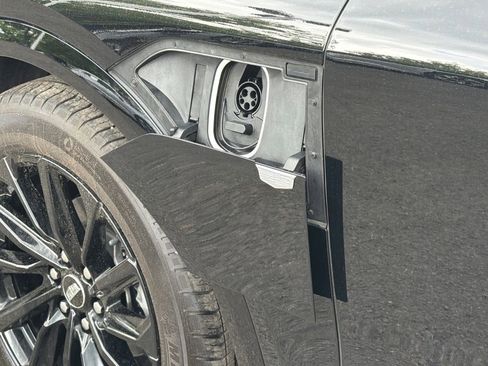 Used 2024 Cadillac Lyriq Sport AWD/4WD image 16