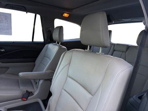 Used 2016 Honda Pilot Elite image 16
