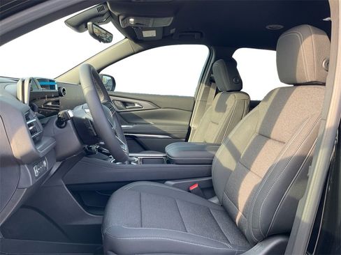 New 2026 Chevrolet Traverse LT w/ Driver Confidence Package image 24