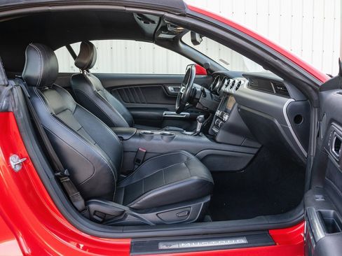 Used 2020 Ford Mustang GT Premium image 30