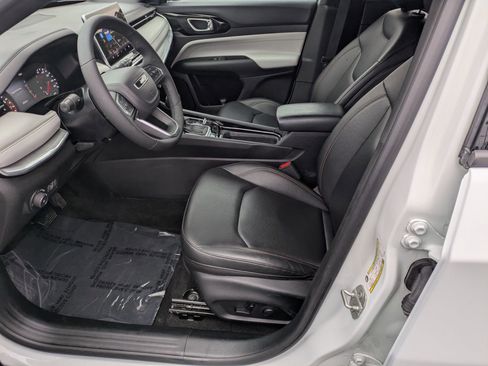 Certified 2024 Jeep Compass Limited image 13