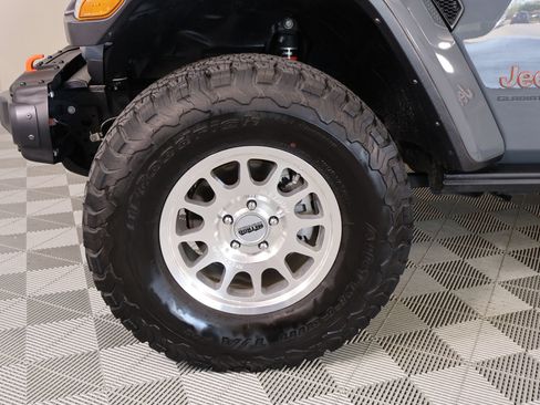 Used 2025 Jeep Gladiator Mojave w/ Steel Bumper Group AWD/4WD image 16