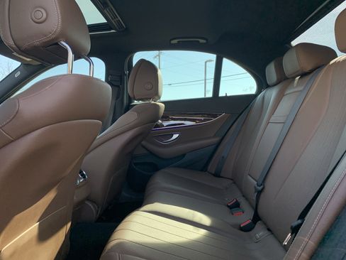 Used 2017 Mercedes-Benz E 300 4MATIC image 32