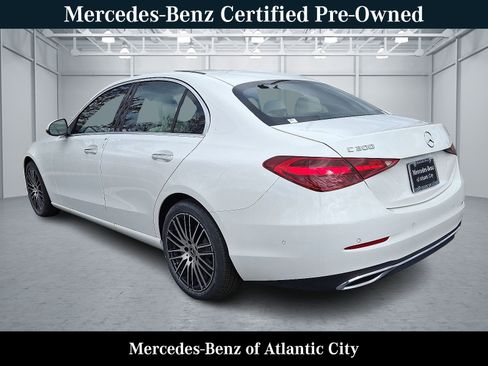Used 2025 Mercedes-Benz C 300 4MATIC Sedan image 4