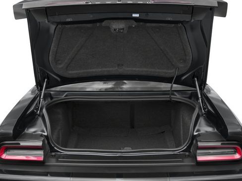 Used 2016 Dodge Challenger SRT RWD image 15