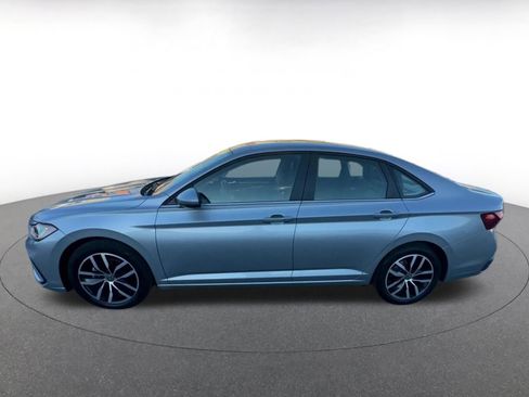 Used 2025 Volkswagen Jetta SE image 9