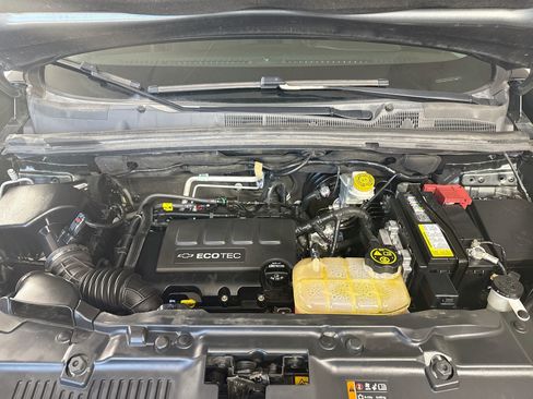 Used 2020 Chevrolet Trax LS FWD image 35