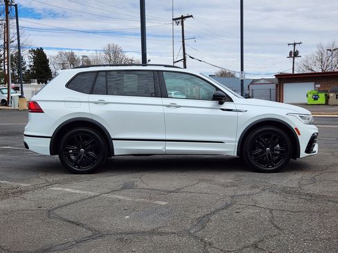 Certified 2022 Volkswagen Tiguan SE R-Line image 7