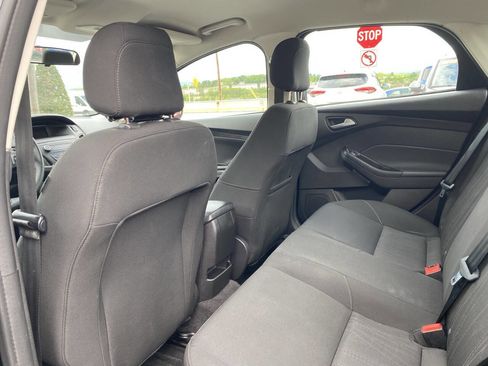 Used 2018 Ford Focus SE FWD image 16