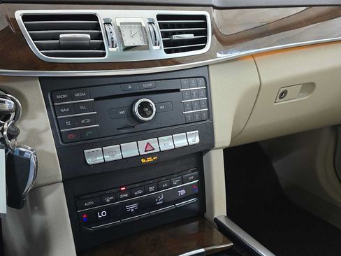 Certified 2016 Mercedes-Benz E 350 Sedan image 33