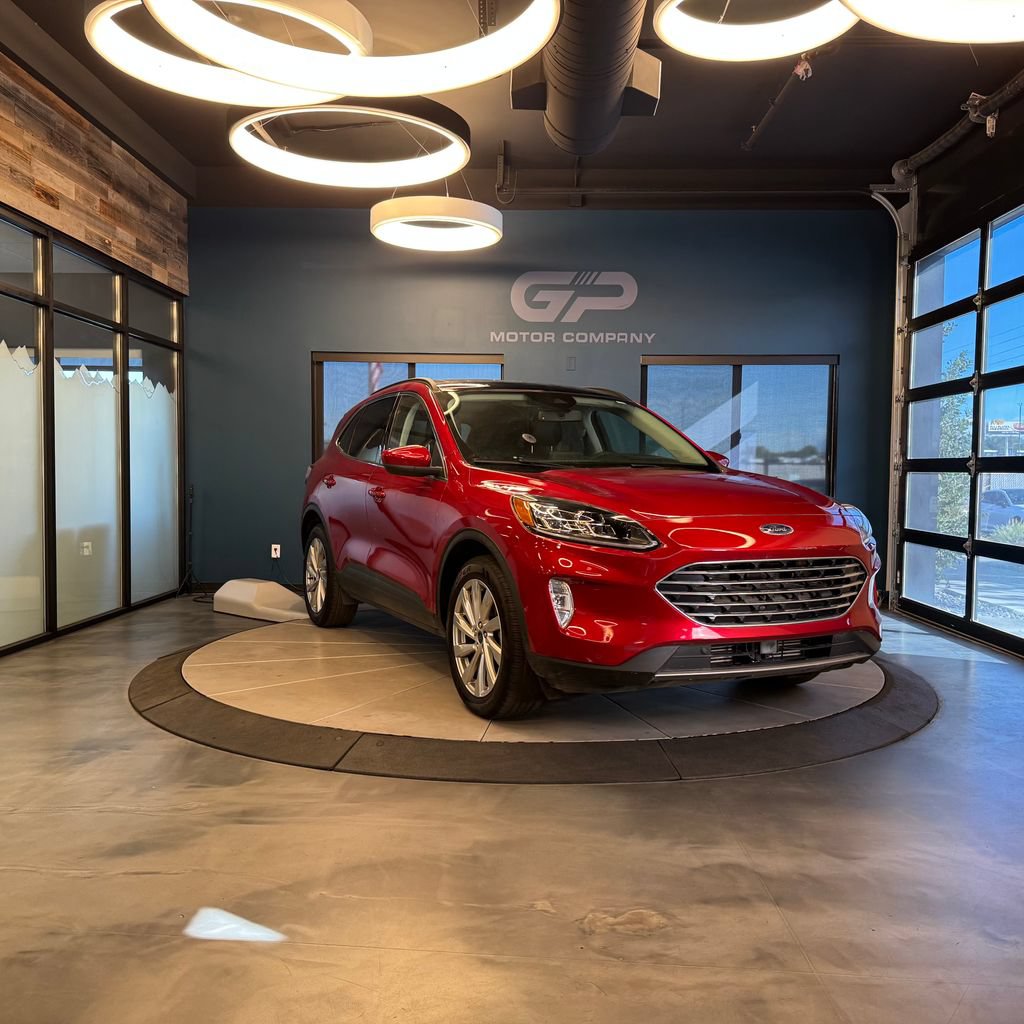 Used 2022 Ford Escape Titanium w/ Titanium Elite Package AWD/4WD image 1